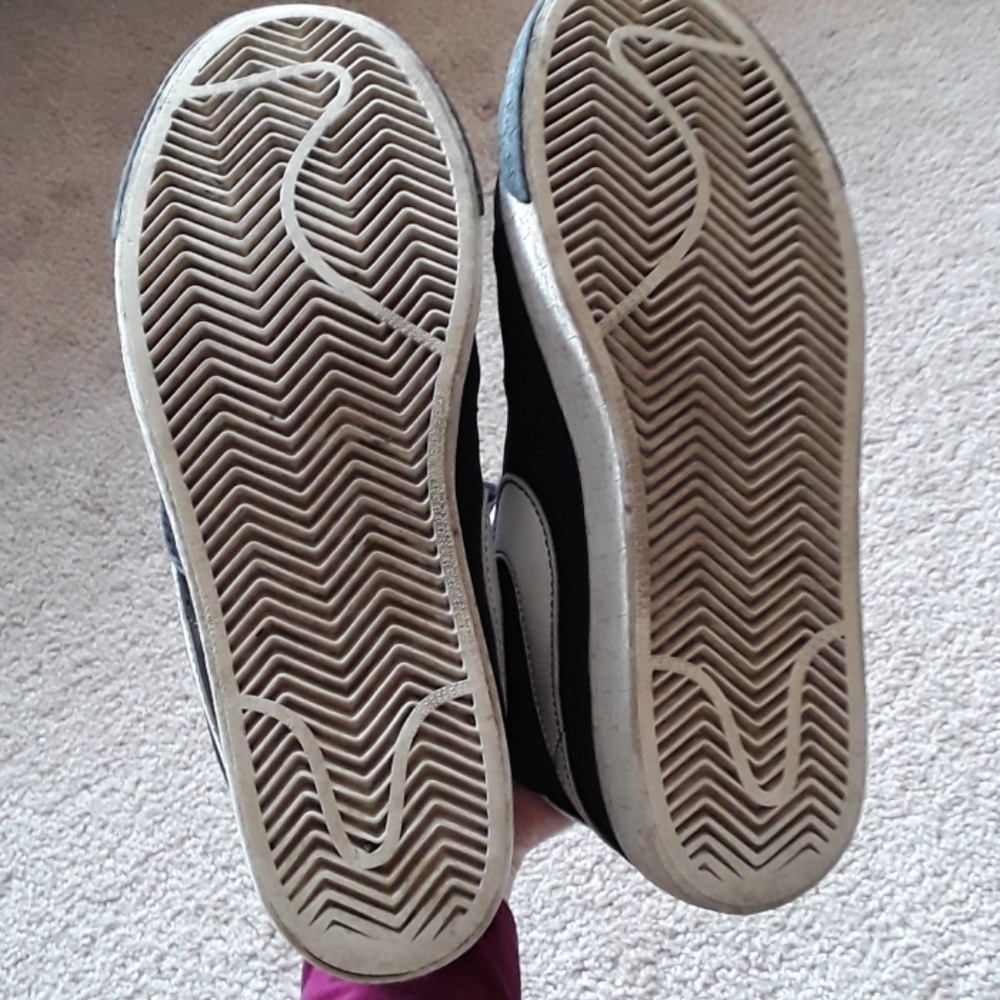 🐖Black and white high top nikes size 5.5 youth - Picture 5 of 5
